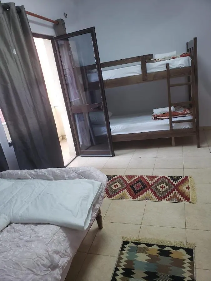 Hostel Split Rock Tirana 0*,