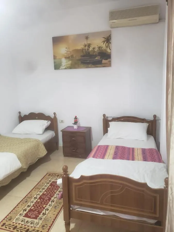 Hostel Split Rock Tiran