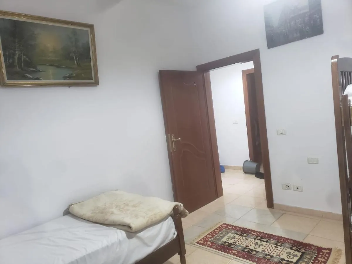 Hostel Split Rock Tiran