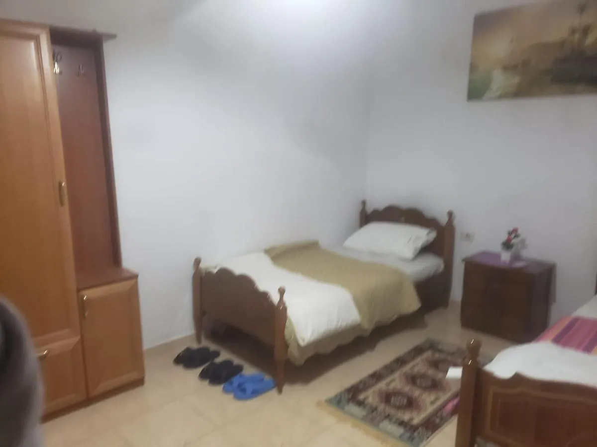 Hostel Split Rock Tiran