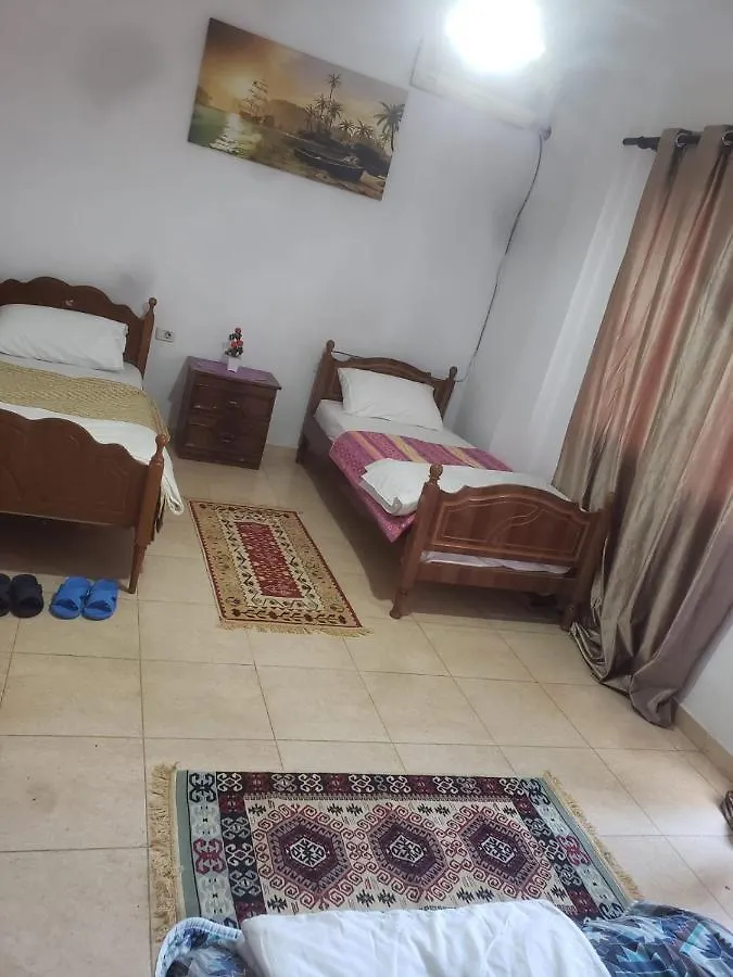 Hostel Split Rock Tiran