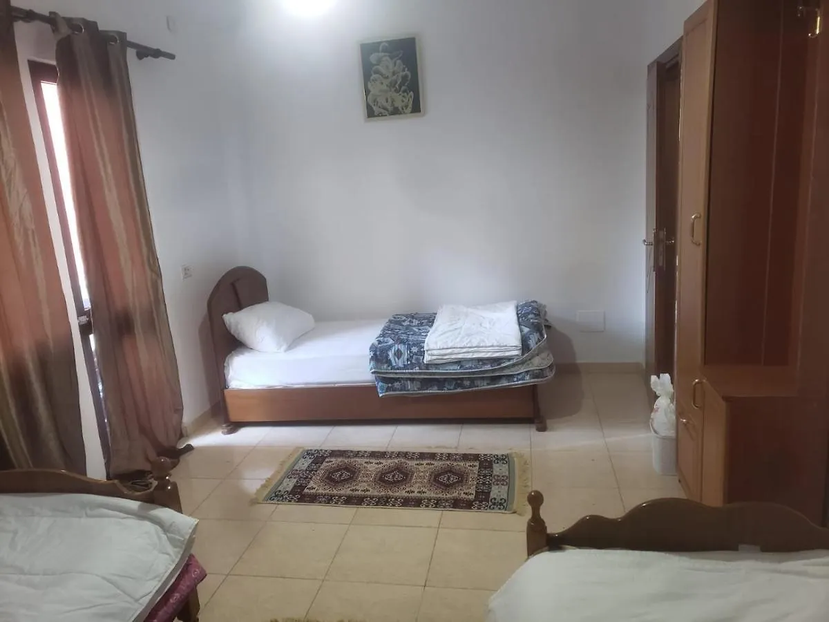 Hostel Split Rock Tiran 0*,