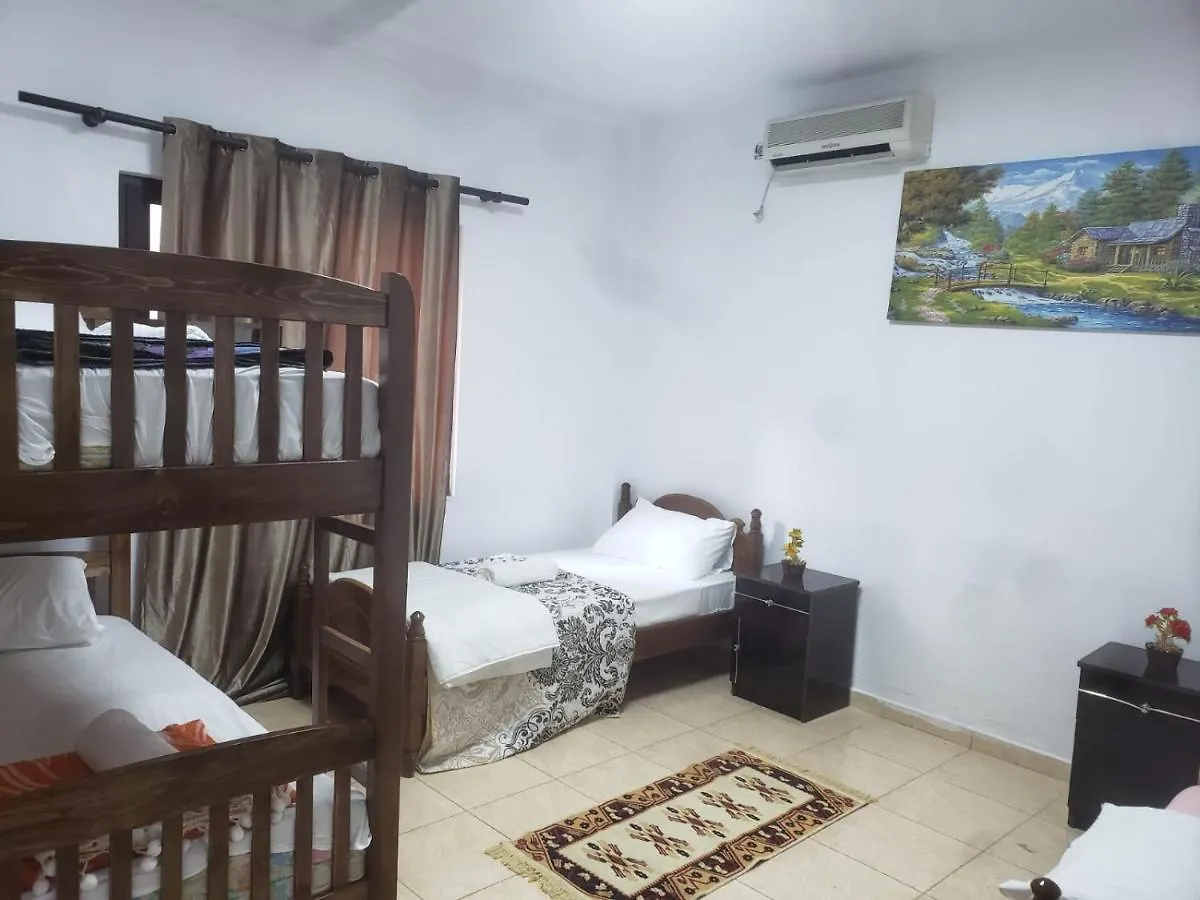 Hostel Split Rock Tiran 0*,  Arnavutluk